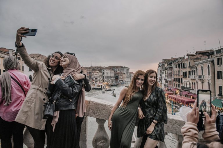 Venice announces that tourist groups must be limited to 25 people