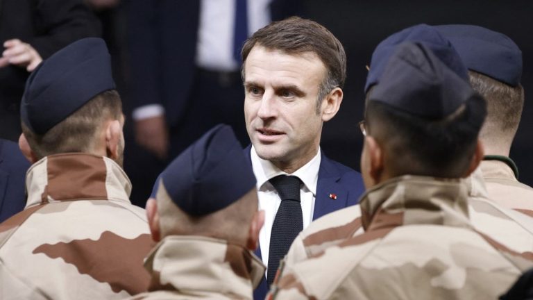 With the troops in Jordan, Emmanuel Macron has the political crisis in the back of his mind