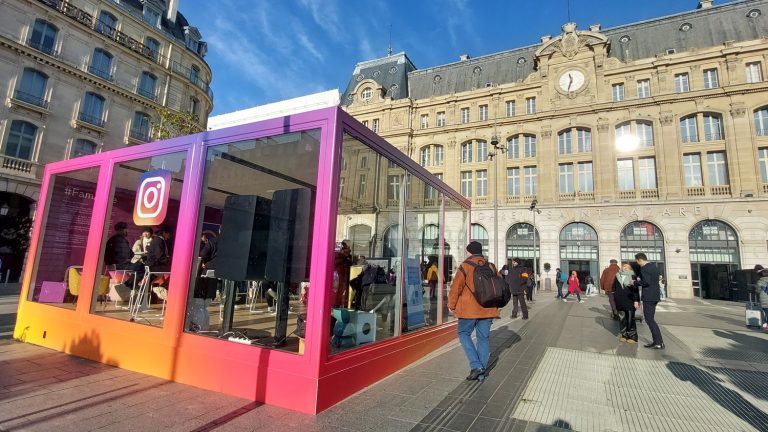 a “famzone” in Paris to raise awareness among teenagers and their parents about the good uses of digital technology