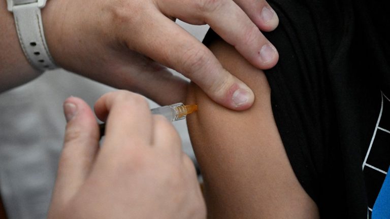 how to explain the failure of the vaccination campaign in colleges?