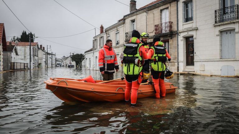 a thousand houses were affected, 250 people evacuated