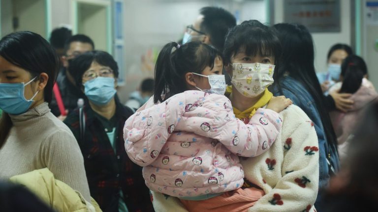 faced with an increase in cases of respiratory diseases, the authorities want to reassure in this first winter after the end of Covid-19