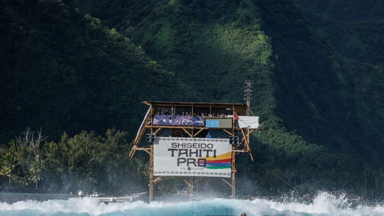 faced with controversies, the International Surfing Federation proposes to do without the judges’ tower in Tahiti