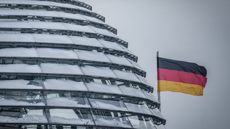 in Germany, a budgetary crisis shakes all of Europe