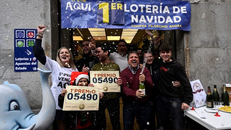 in Spain, the 2.6 billion euros at stake during the Christmas lottery unleash passions