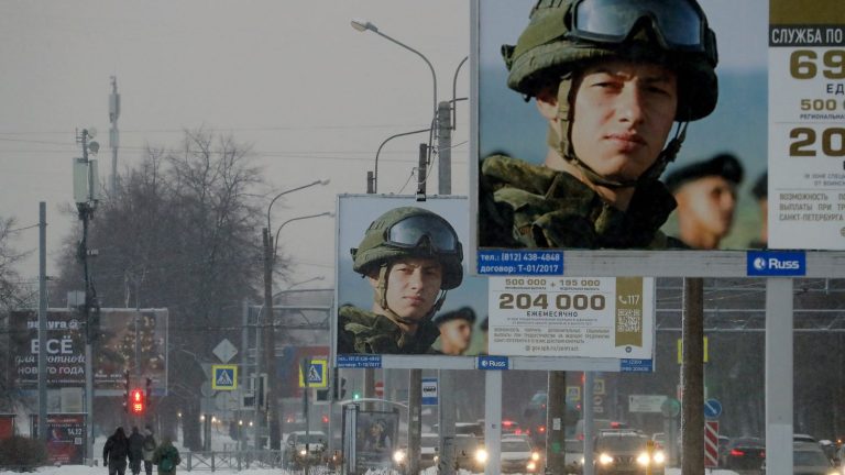 the Russian army continues to recruit massively, by all means