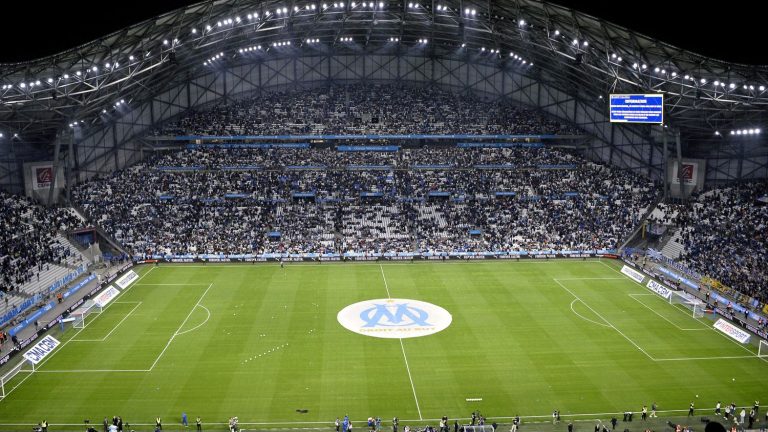 three Lyon supporters in police custody for monkey cries and Nazi salutes in the stands of the Vélodrome stadium