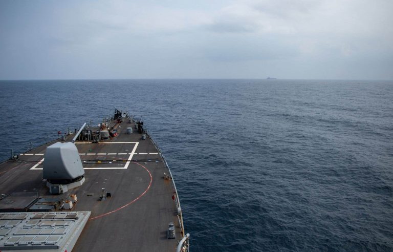 Yemen’s Houthi rebels fire missile at US destroyer