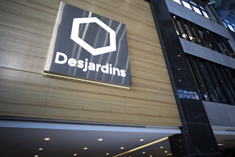 Desjardins will close 30% of its service centers within three years