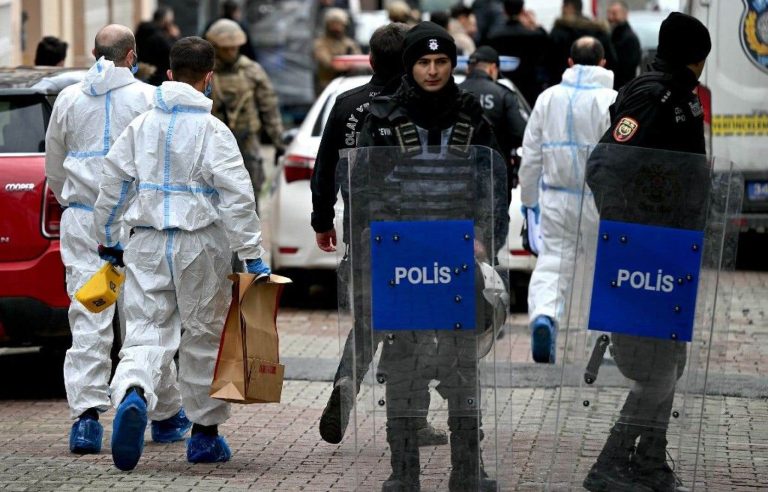 A man is killed during mass in a Catholic church in Istanbul