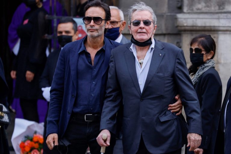 A medical expertise by Alain Delon carried out on Saturday, the conclusions diverge