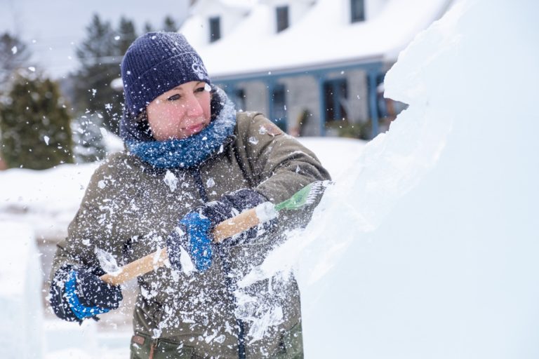 Admire the ice sculptures of Saint-Côme