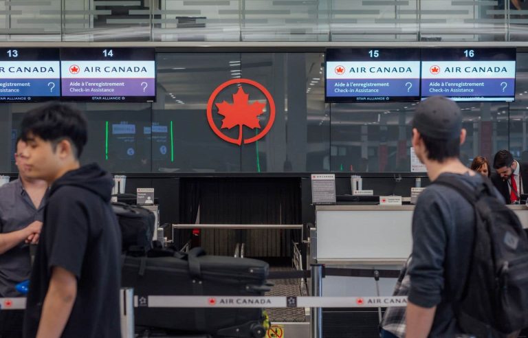 Air Canada has not implemented dozens of recommendations on official languages