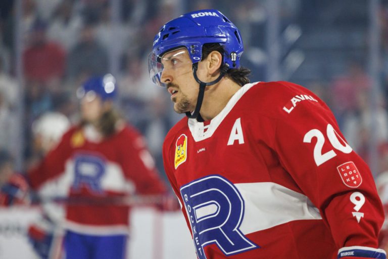 American League |  The Rocket beat the Comets 5-2