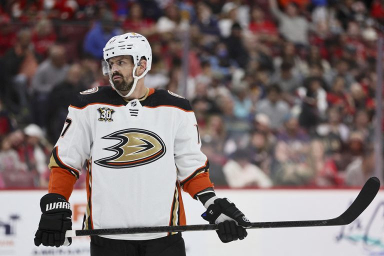 Anaheim Ducks |  Alex Killorn will miss four to six weeks of play