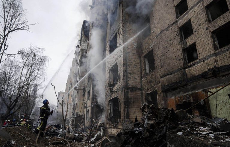 At least five dead in “massive” Russian strikes against Ukraine