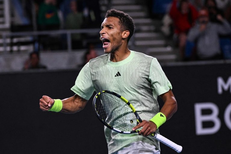 Australian Open |  Auger-Aliassime advances to third round