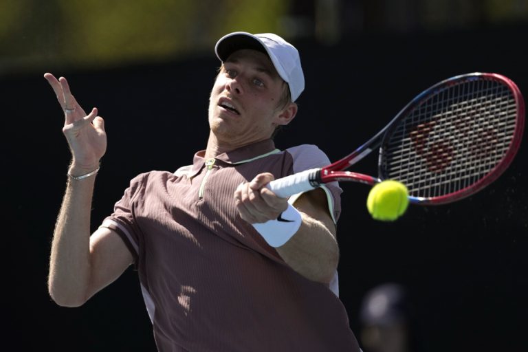 Australian Open |  Shapovalov eliminated, Raonic retires