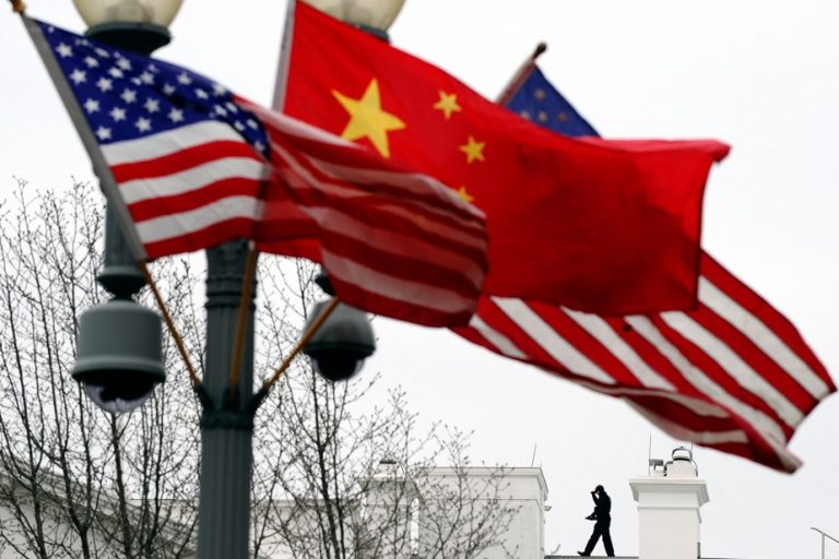 Between China and the United States, trade takes an alternative route