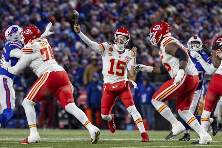 Chiefs beat Bills to face Ravens