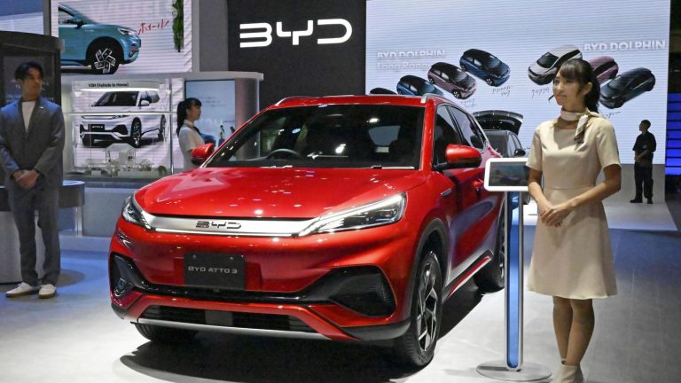 Chinese manufacturer BYD overtakes Tesla globally for the first time