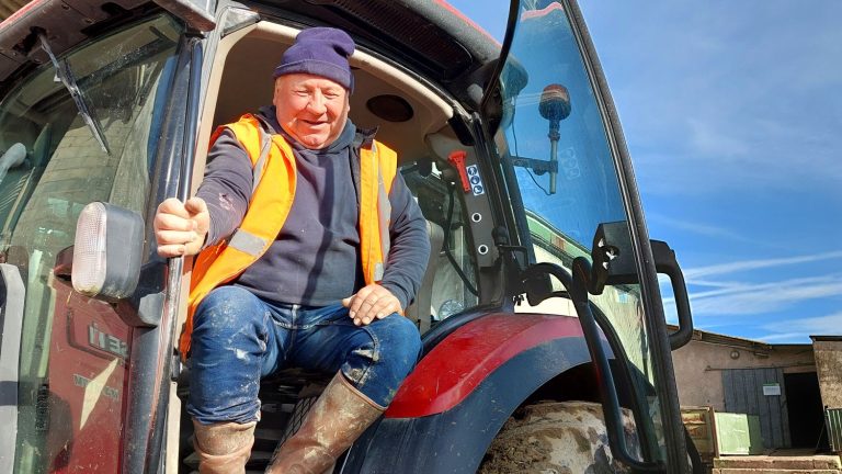 Christian, breeder in Lot-et-Garonne, prepares to carry out the “siege of Paris”