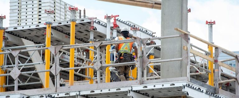 Construction training paid $750 per week: no obligation to work on construction sites