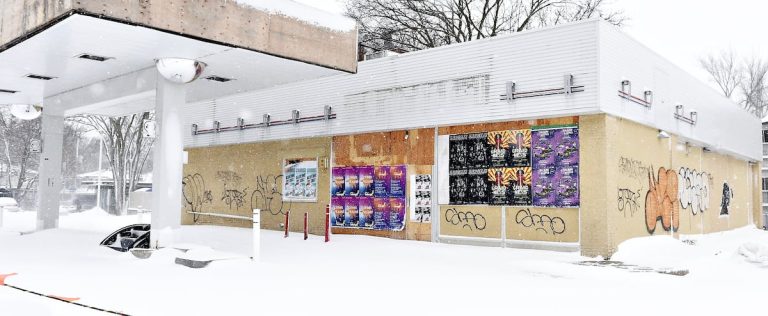 Couche-Tard closes a lot of old convenience stores and gas stations in Quebec