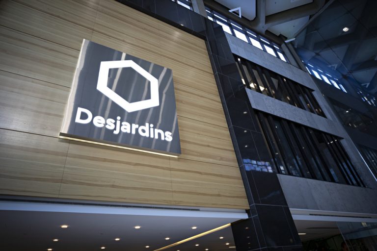 Desjardins will close 30% of its service centers within three years