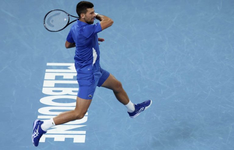 Djokovic works hard, but wins against Popyrin in the 2nd round in Melbourne