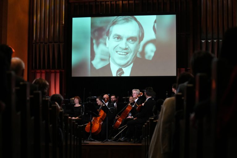 Former leader of the NDP |  Canada pays final tribute to Ed Broadbent