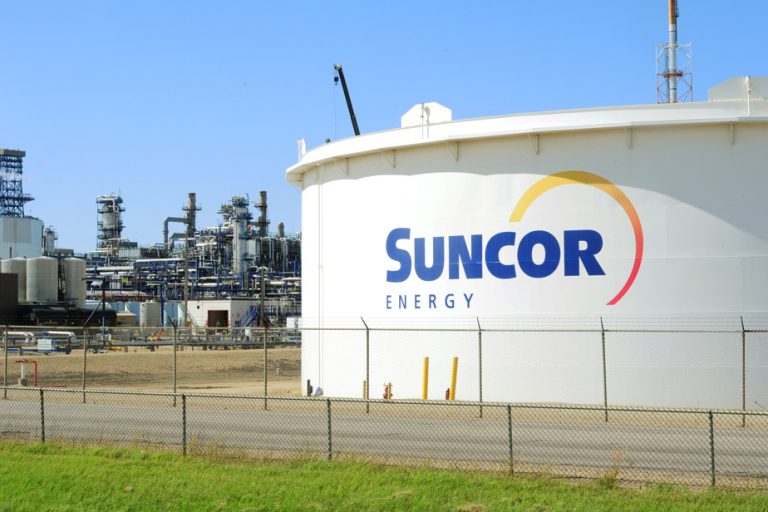 Fourth trimester |  Suncor produced 808,000 barrels per day