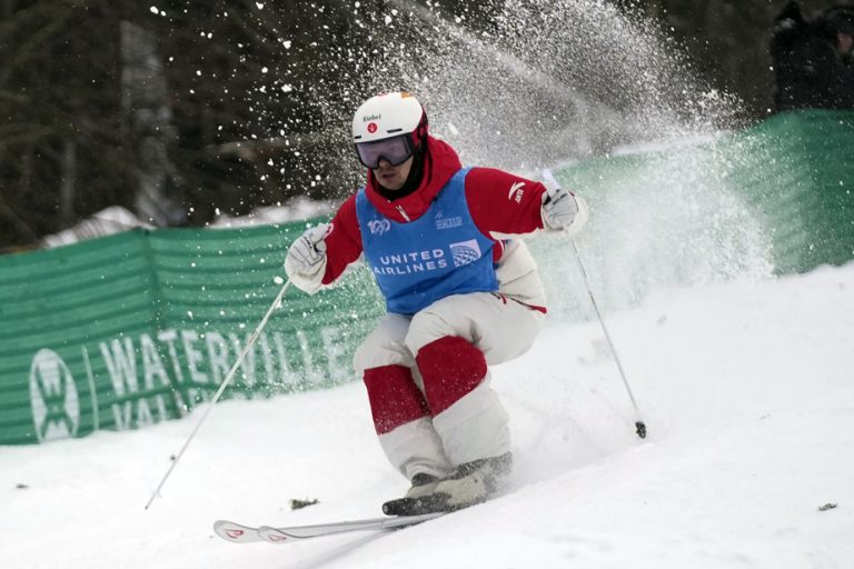 Freestyle Skiing World Cup |  Gold medalist, Mikaël Kingsbury equals a world record in Waterville