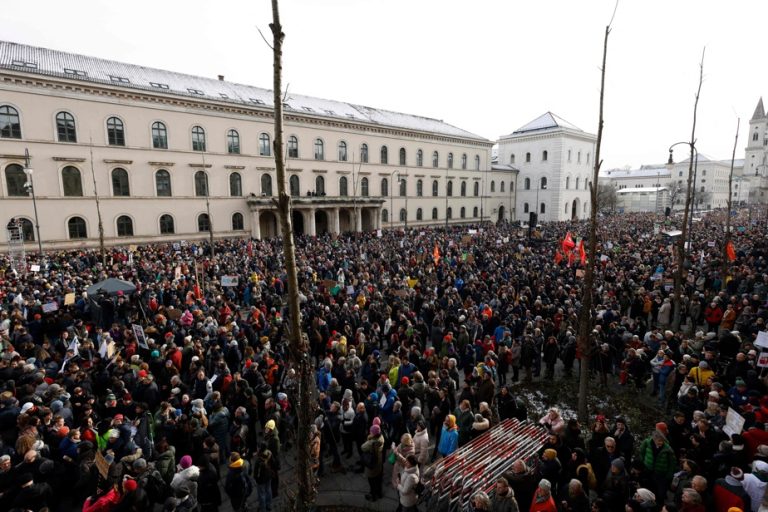 Germany |  Hundreds of thousands of demonstrators against the far right