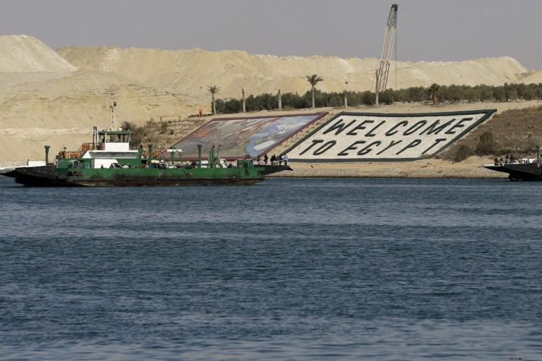 Hard blow for Egypt |  Suez Canal deserted after Houthi attacks