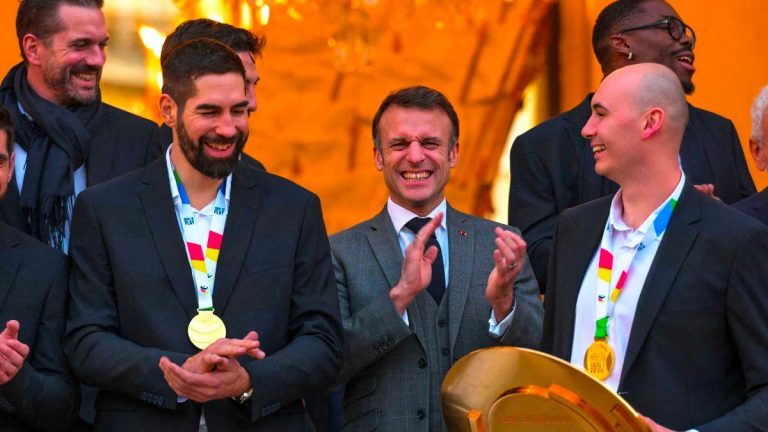 In pictures – the Blues, European handball champions received at the Élysée, Amélie Oudéa-Castéra jubilant