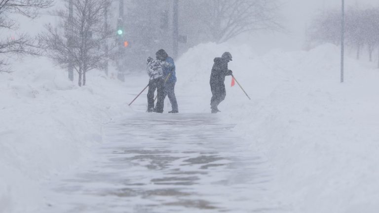 Iowa swept by snowstorm three days before crucial primaries for Donald Trump