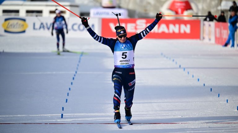 Julia Simon wins ahead of Lou Jeanmonnot on the Antholz-Anterselva mass start