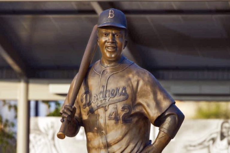 Kansas |  Stolen Jackie Robinson statue found damaged