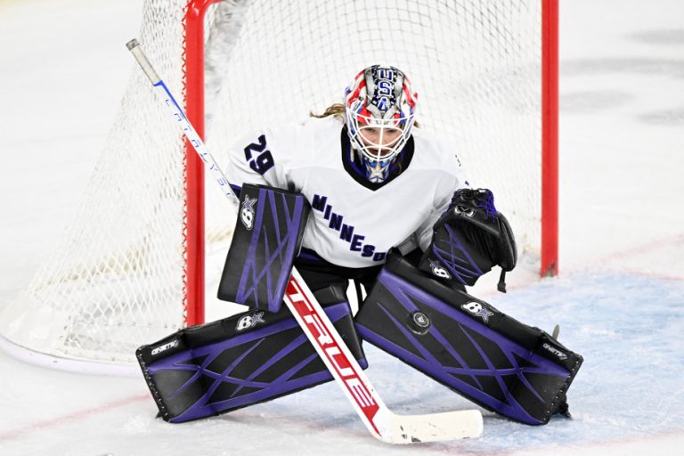 LPHF |  Nicole Hensley blocks 33 pucks and gives Minnesota its first win