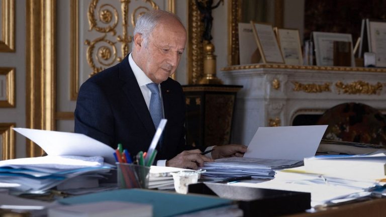 Laurent Fabius finds the “questioning of institutions” “very worrying”