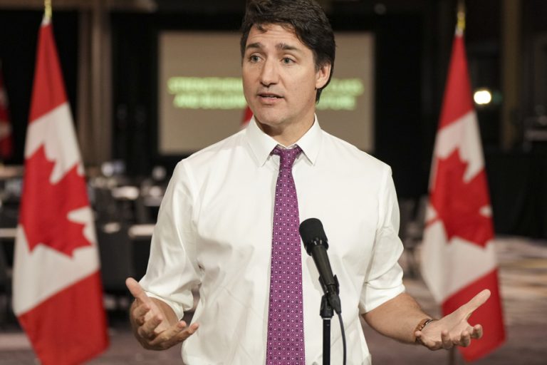 Liberal Caucus |  Trudeau’s leadership called into question, MPs come to his defense