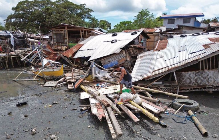 Magnitude 6.7 earthquake off Philippines