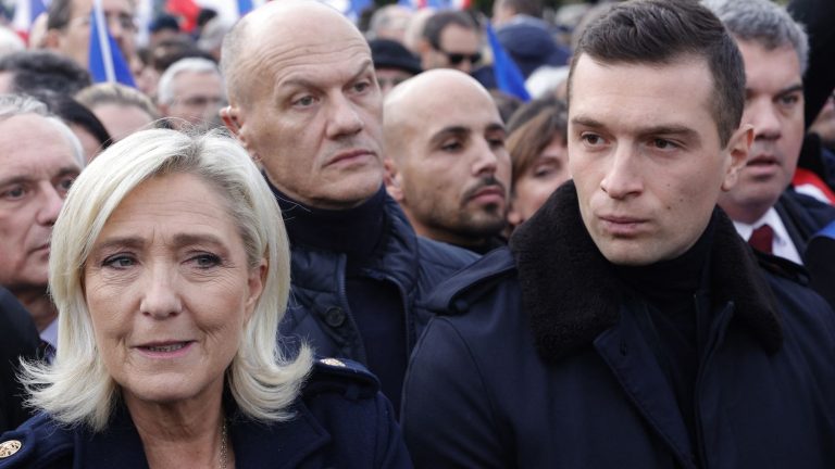 Marine Le Pen formalizes her “ticket” with Jordan Bardella