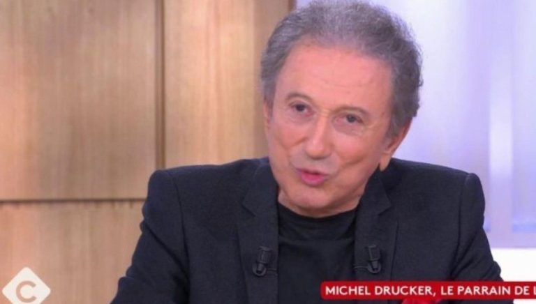 Michel Drucker is offered one of Johnny Hallyday’s motorcycles… but categorically refuses this gift