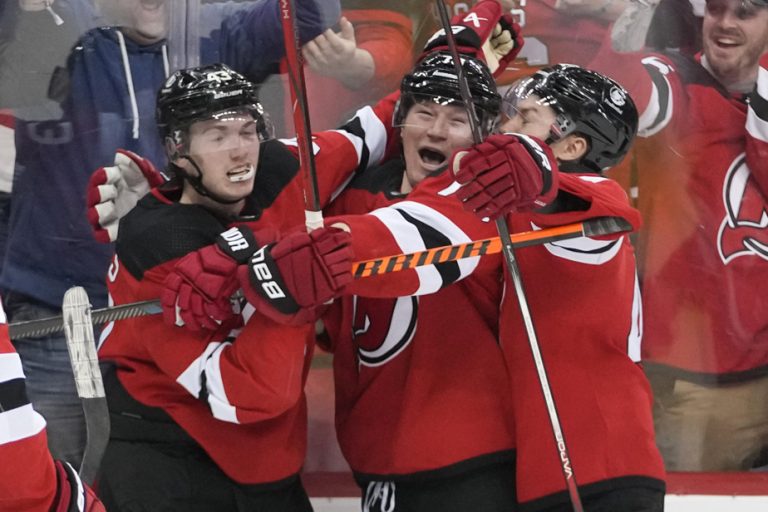 Monday in the NHL |  Toffoli completes a hat trick and allows the Devils to win in overtime