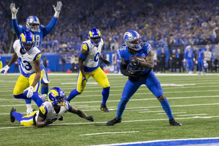 NFL |  First playoff victory in 32 years for the Lions