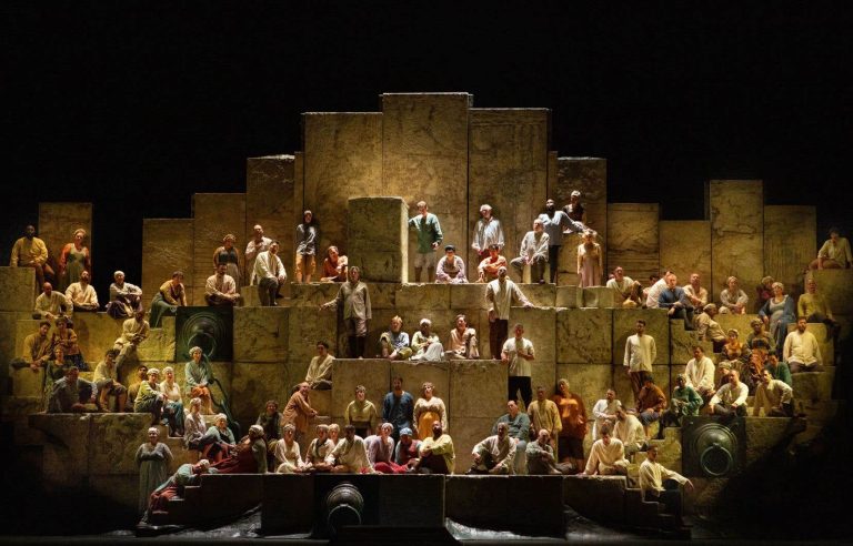 “Nabucco” at the cinema, a grandiose and discreet gift