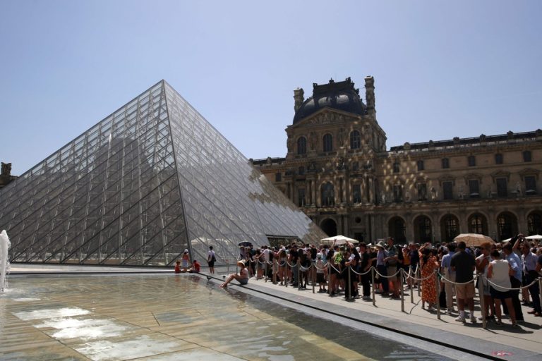 Nearly 9 million visitors in 2023 |  The Louvre Museum returns to pre-COVID-19 attendance