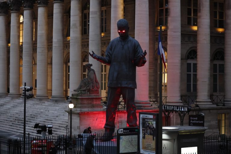 Paris |  A giant statue of rapper Kid Cudi for his new album